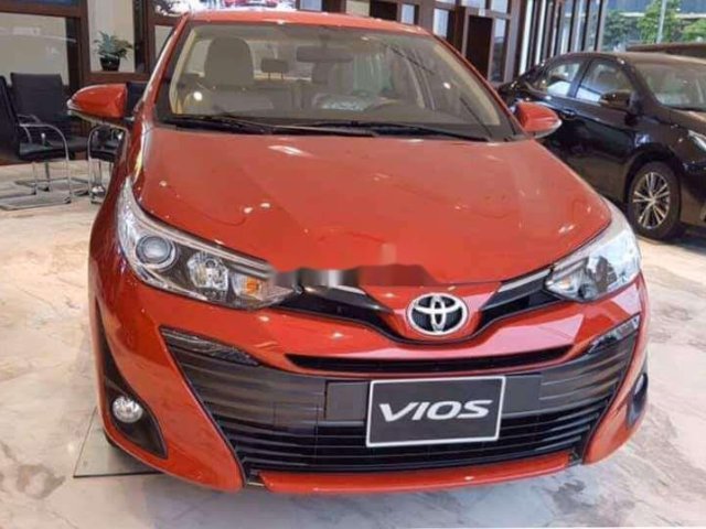 Cần bán Toyota Vios sản xuất 2020, màu đỏ