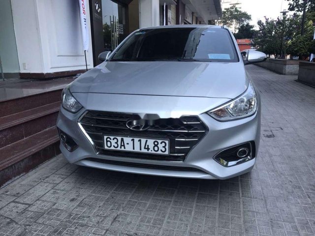 Bán Hyundai Accent đời 2019, màu bạc