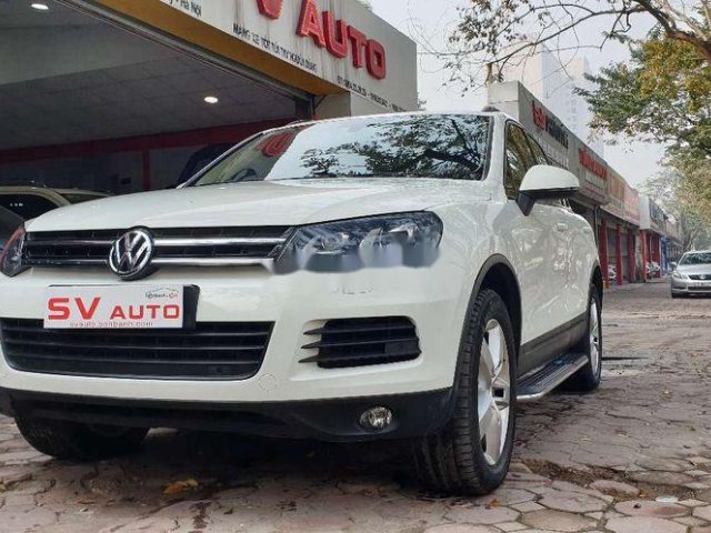 Cần bán gấp Volkswagen Touareg 2014, màu trắng, nhập khẩu nguyên chiếc, giá chỉ 999 triệu
