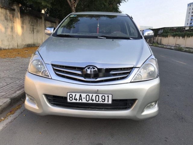 Cần bán lại xe Toyota Innova G sản xuất năm 2010, màu bạc, giá chỉ 335 triệu0