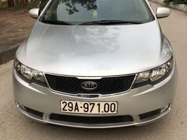 Cần bán xe Kia Forte đời 2009, màu bạc, nhập khẩu hàn quốc