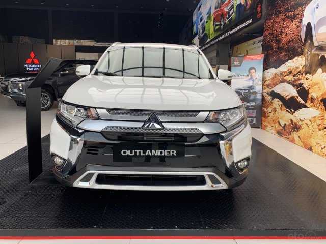 Mitsubishi Outlander 2020, giá tốt nhất miền trung, thủ tục nhanh gọn, hỗ trợ vay 80%