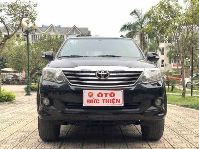 Toyota Fortuner 2.7V 2014, màu đen0