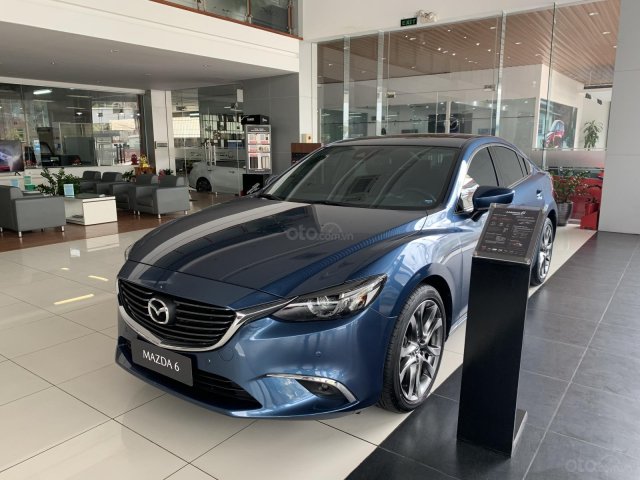 Giao xe nhanh, tặng phụ kiện chính hãng với chiếc Mazda6 2.5L Premium, sản xuất 20180