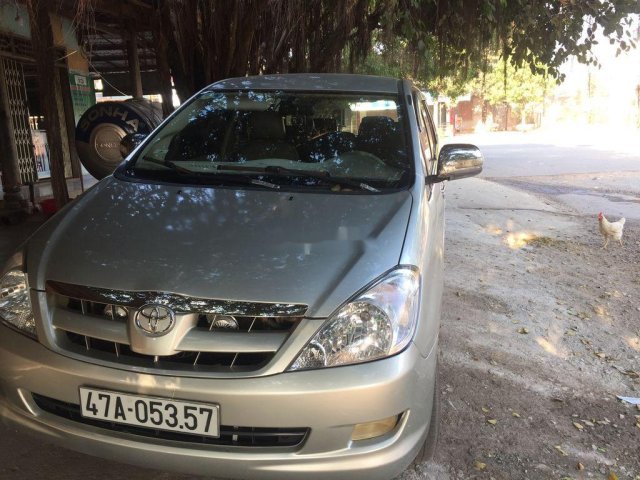 Cần bán Toyota Innova đời 2007, màu bạc