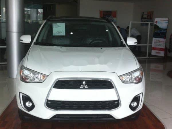 Cần bán lại xe Mitsubishi Outlander 2015, màu trắng, xe nhập chính chủ, giá 600tr0