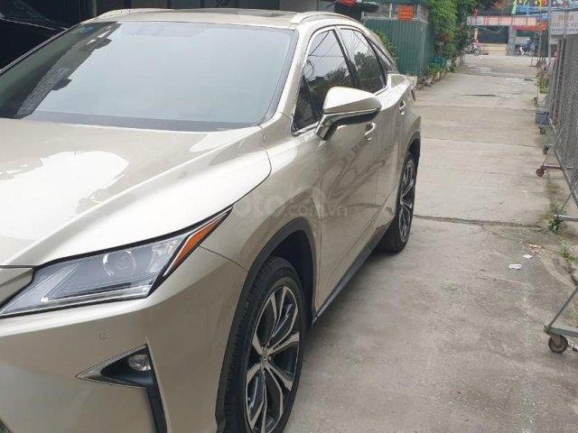 Cần bán lại Lexus RX 200T đời 2016, màu vàng cát, xe nhập0