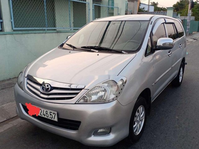 Bán Toyota Innova năm sản xuất 2009, màu bạc