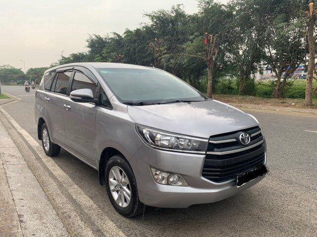 Bán Toyota Innova sản xuất năm 2017, màu bạc0