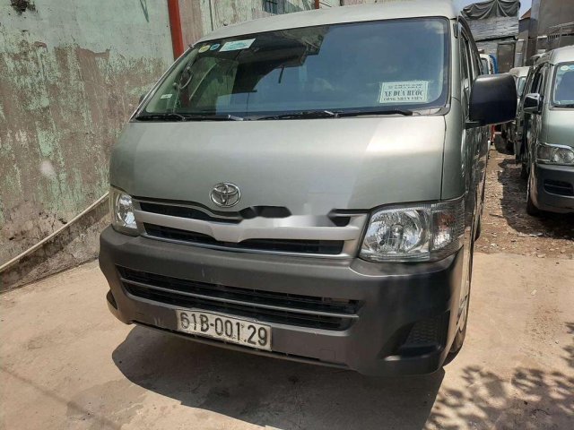 Cần bán xe Toyota Hiace năm 2011, màu xám