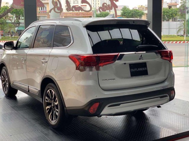 Bán ô tô Mitsubishi Outlander sản xuất năm 2020, màu trắng