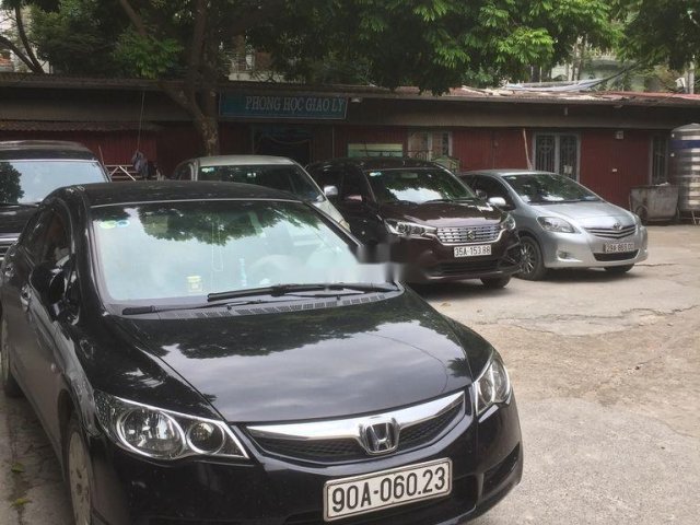 Cần bán xe Honda Civic năm 2011, màu đen0