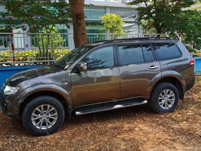 Bán xe Mitsubishi Pajero đời 2016, màu xám0