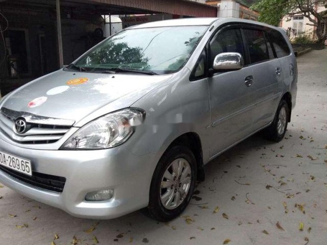 Bán Toyota Innova G MT năm 2010, màu bạc số sàn, giá tốt