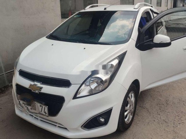 Cần bán xe Chevrolet Spark AT năm 2014, màu trắng số tự động