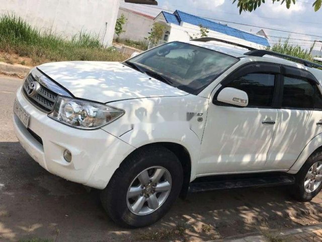 Bán ô tô Toyota Fortuner 2009, màu trắng số tự động0