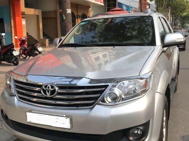 Bán xe Toyota Fortuner đời 2012, màu bạc giá cạnh tranh