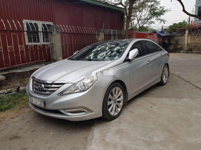 Cần bán Hyundai Sonata đời 2014, màu bạc, nhập khẩu nguyên chiếc, giá tốt