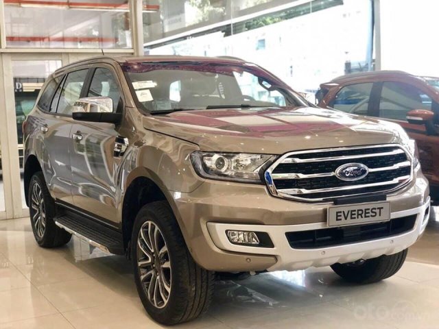 Bán Ford Everest giảm khủng TM, tặng kèm nhiều món PK0