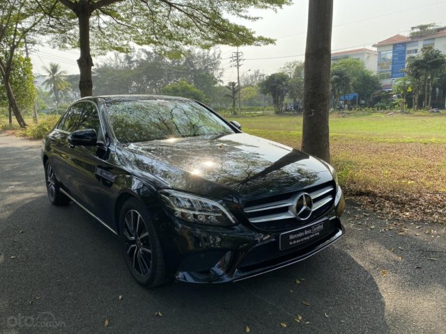 Bán xe siêu lướt Mercedes C200 Sport đời 2019, màu đen