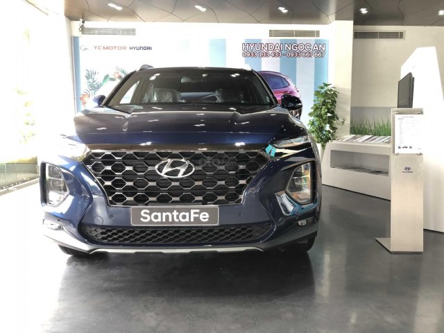 Cần bán xe Hyundai Santa Fe xăng cao cấp 2019 giảm 50% trước bạ + tặng 10,000,000 phí biển số + tặng bảo hiểm vật chất xe0