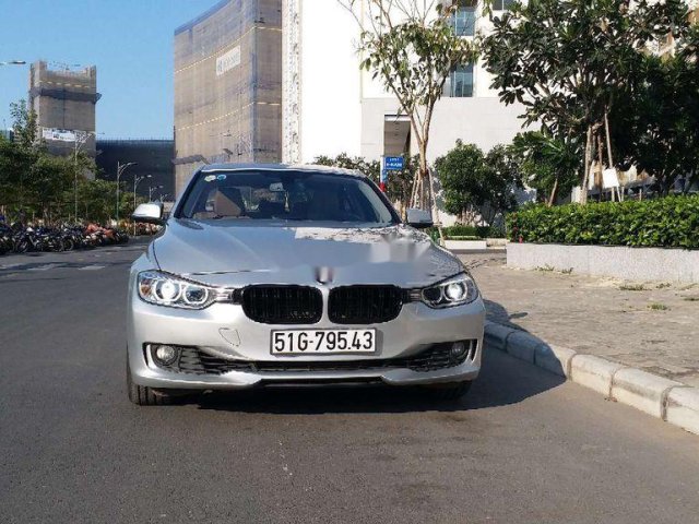 Cần bán lại xe BMW 3 Series 320i 2014, màu bạc, nhập khẩu chính chủ