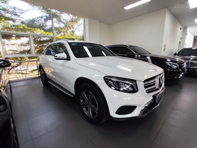 [Giá siêu hấp dẫn] Xe Mercedes GLC trắng siêu lướt chính hãng - Đăng ký 2019