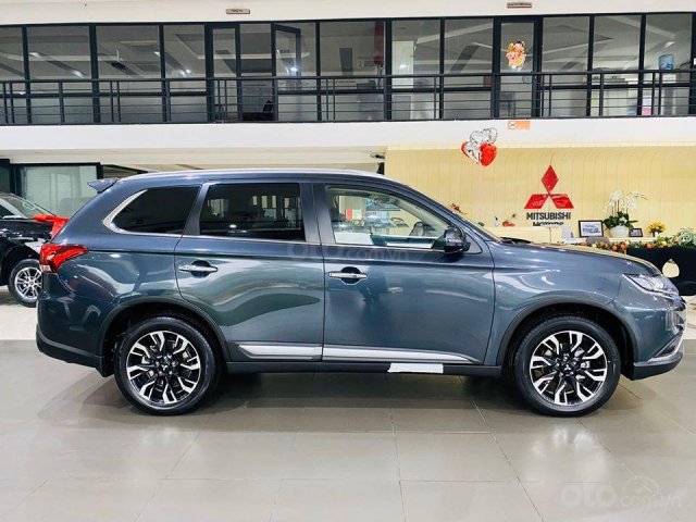 Bán ô tô Mitsubishi Outlander 2020 giá cả cạnh tranh siêu hấp dẫn