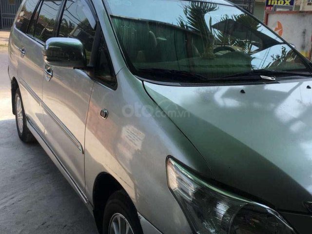 Cần bán Toyota Innova sản xuất năm 2012, giá chỉ 325 triệu0