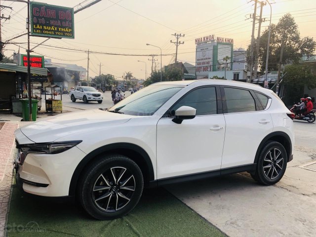 Cần bán Mazda CX 5 2.5 AT năm sản xuất 2018, màu trắng0