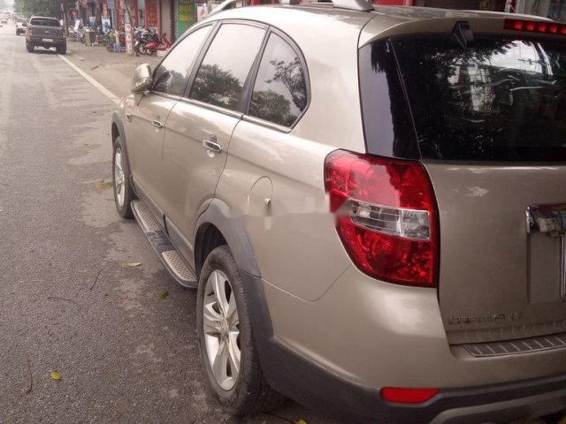 Cần bán Chevrolet Captiva LT MT năm sản xuất 2012 số sàn, 410 triệu