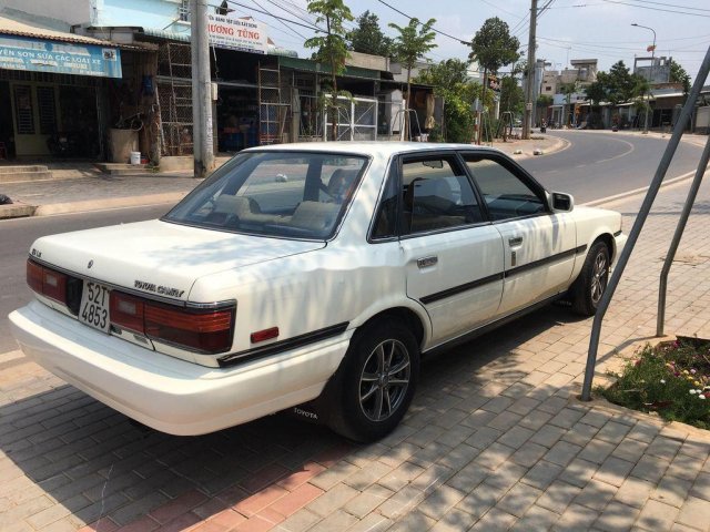Bán Toyota Camry sản xuất năm 1988, xe cũ màu trắng 