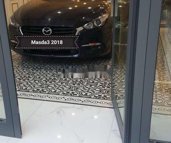 Cần bán xe Mazda 3 2018, màu đen, nhập khẩu nguyên chiếc số tự động, giá tốt0