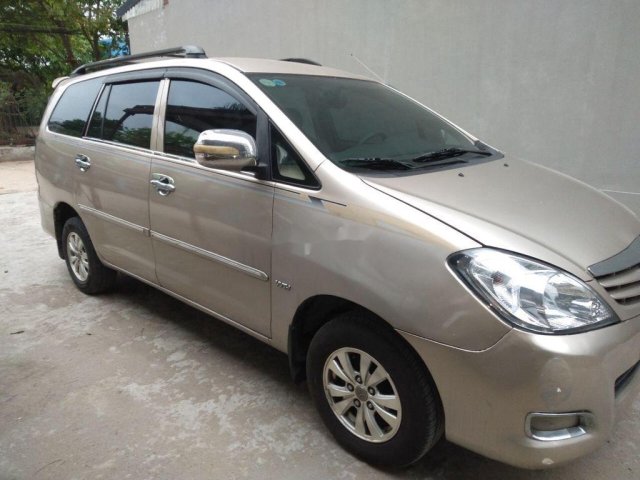 Bán ô tô Toyota Innova năm 2010, màu bạc