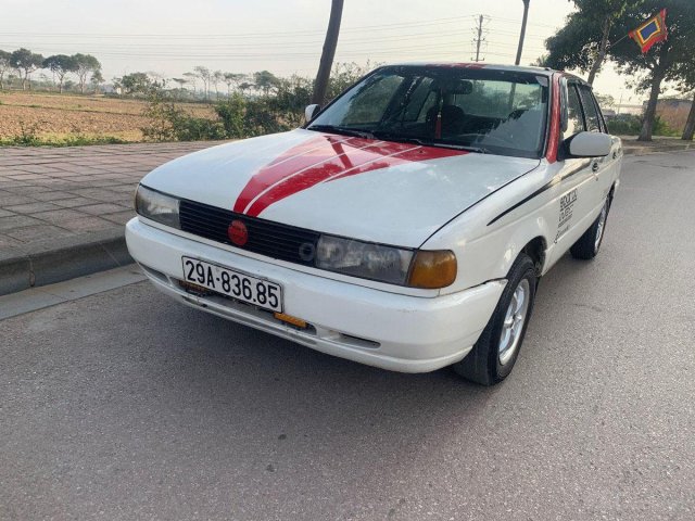 Bán Nissan Sunny đời 1992, màu trắng, xe nhập