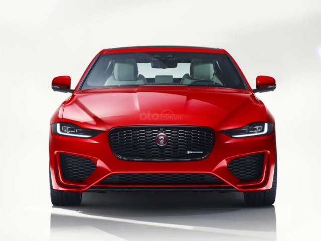 Bán Jaguar XE R-Dynamic 2020 nhập khẩu chính hãng0