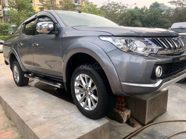 Bán xe Mitsubishi Triton 4x4 AT sản xuất năm 2016, màu xám, nhập khẩu  0