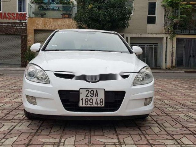 Cần bán lại xe Hyundai i30 năm sản xuất 2008, màu trắng, nhập khẩu  