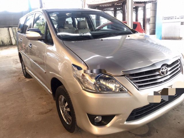 Bán Toyota Innova sản xuất năm 2012, màu bạc, số sàn0