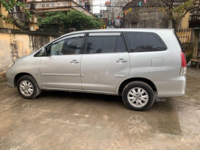 Cần bán lại xe Toyota Innova G 2008, màu bạc0