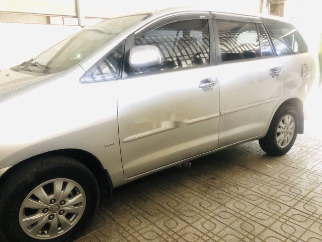 Cần bán xe Toyota Innova đời 2009, giá 309tr