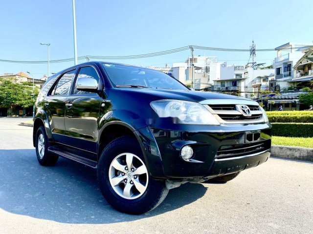 Cần bán gấp Toyota Fortuner AT đời 2008, màu đen, nhập khẩu nguyên chiếc số tự động, giá 385tr