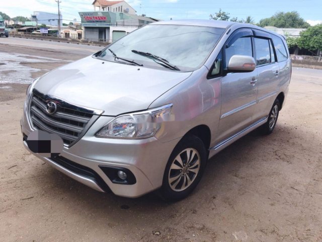 Bán Toyota Innova sản xuất năm 2014, màu bạc, xe gia đình, giá tốt0