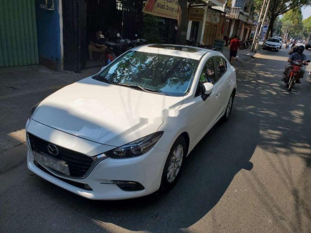 Bán Mazda 3 Facelift 2018, màu trắng, giá 595tr0