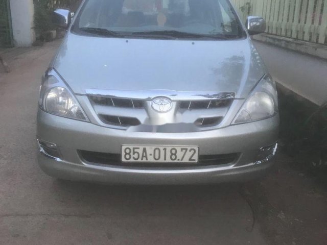 Cần bán xe Toyota Innova đời 2007, màu bạc, giá chỉ 270 triệu