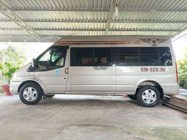 Cần bán gấp Ford Transit đời 2014, màu bạc, xe nhập