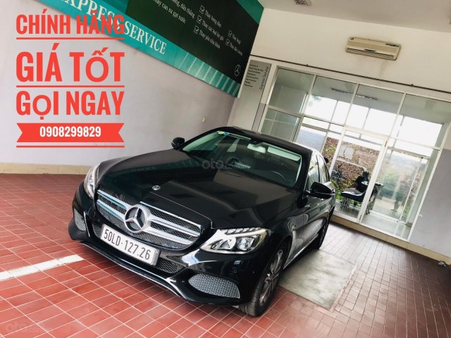 Cần bán gấp Mercedes C 200 đời 2018, màu đen, giá tốt
