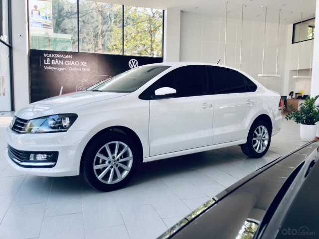 Bán xe Volkswagen Polo Sedan 2020 cực chất trong phân khúc0