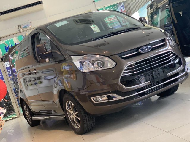 Cần bán Ford Tourneo Titanium đời 2020, màu nâu, hỗ trợ vay đến 90%0