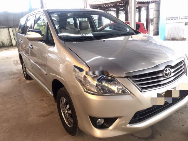 Bán Toyota Innova đời 2012, màu bạc, xe gia đình